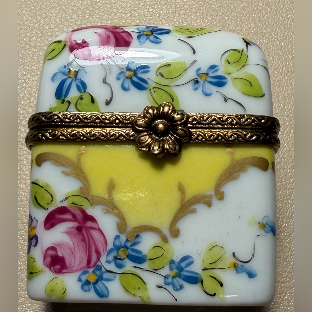 Limoges France Hand Painted Porcelain Trinket Box Floral Yellow Rose Pill Box - Picture 3 of 9